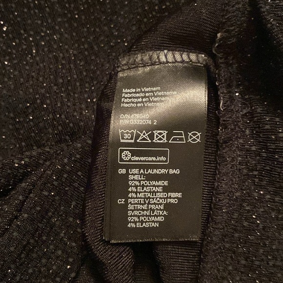 H&M Sparkly Black deep V neck with button - Picture 5 of 6